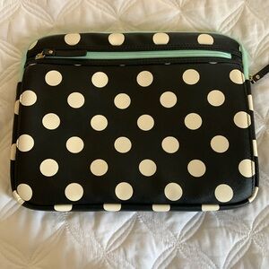 NWOT! 14in X 10.5in laptop sleeve. Very well padded w/ expandable zipper pocket